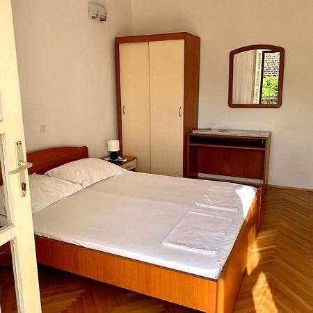 Obradovic Rooms & Apartments Makarska Luaran gambar